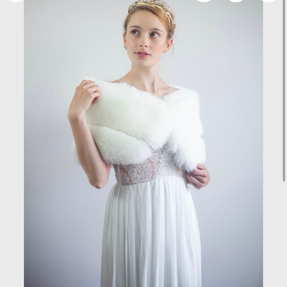 Light Ivory Faux Fur Bridal Wrap